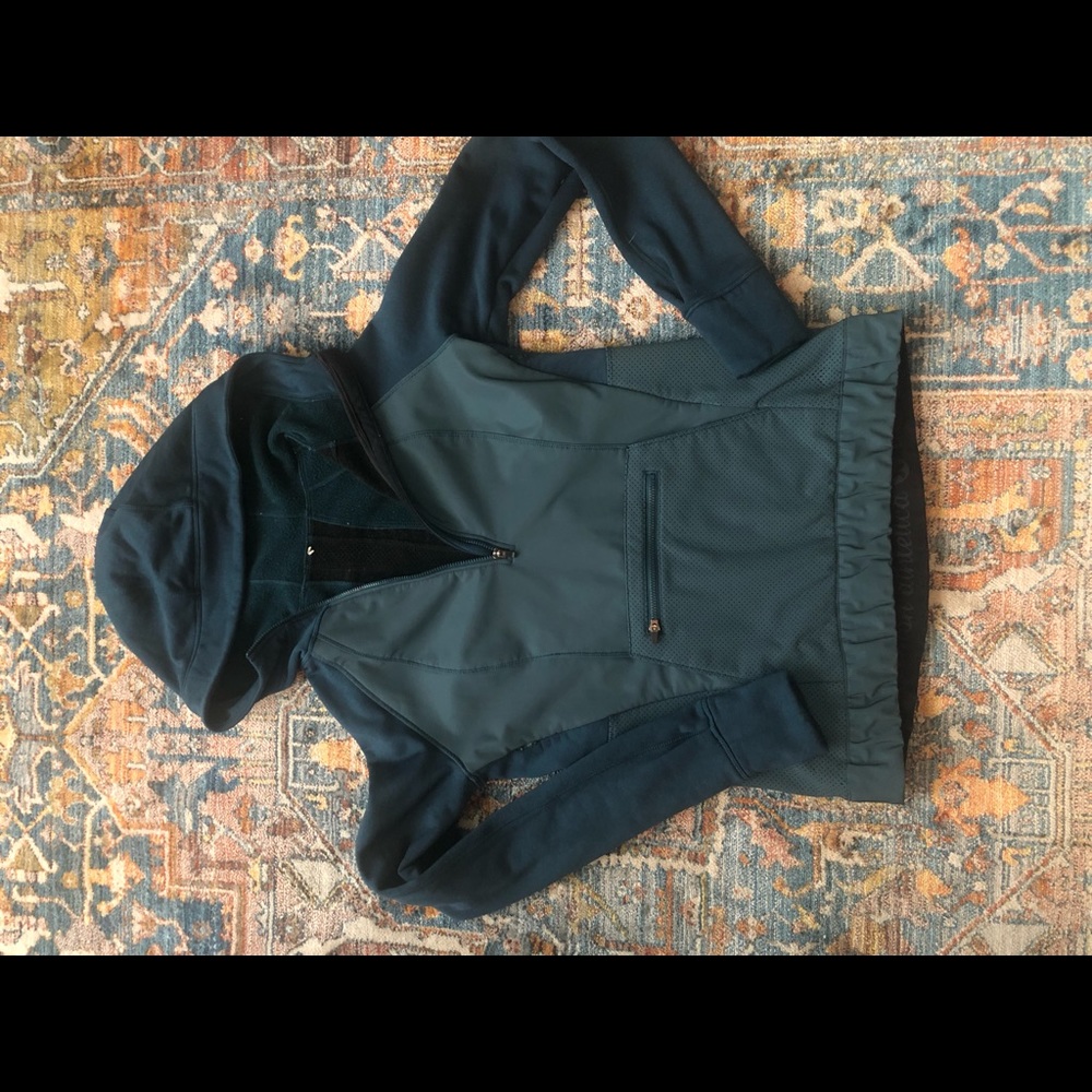 Lululemon reflective rain coat with hood